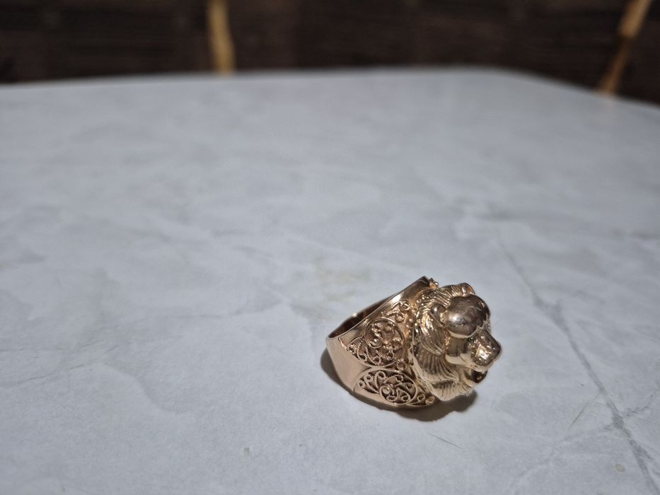 Перстень мужской из золота 585 пробы  России  в виде головы льва