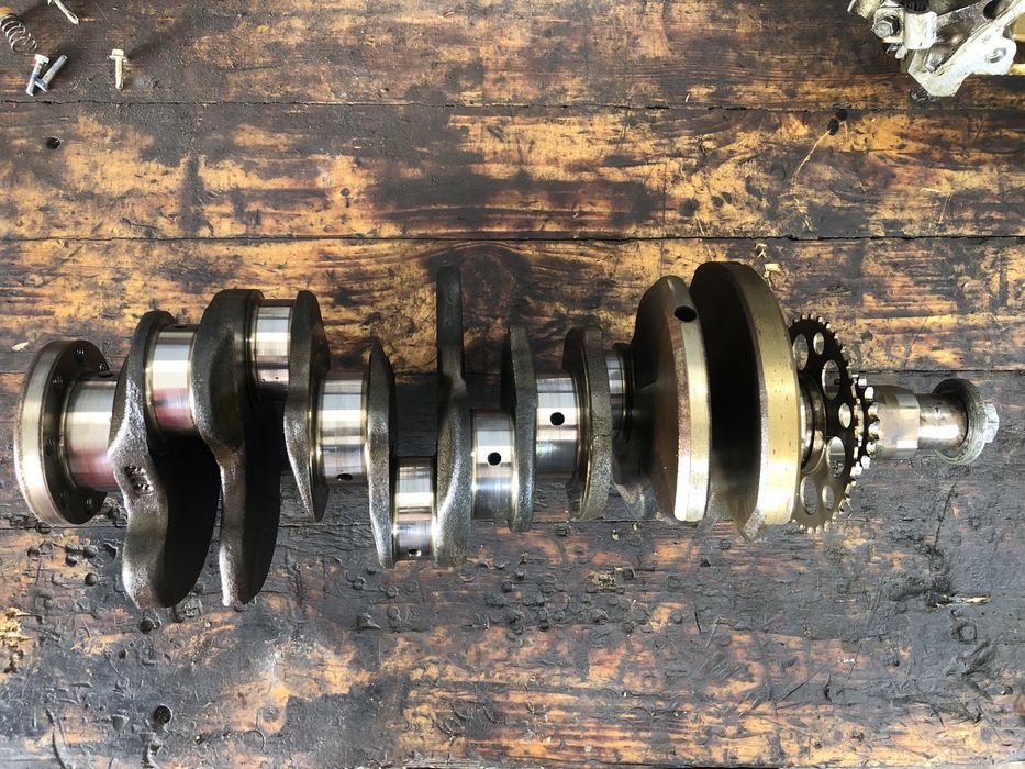 Колен вал на 3.5 камри,лексус!размер стд,