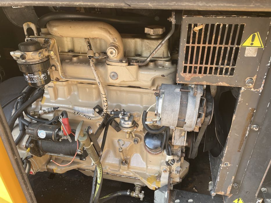 Generator curent electric trifazat