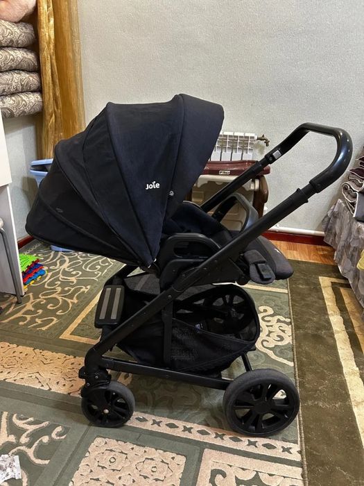 Коляска брендовая JOIE черная