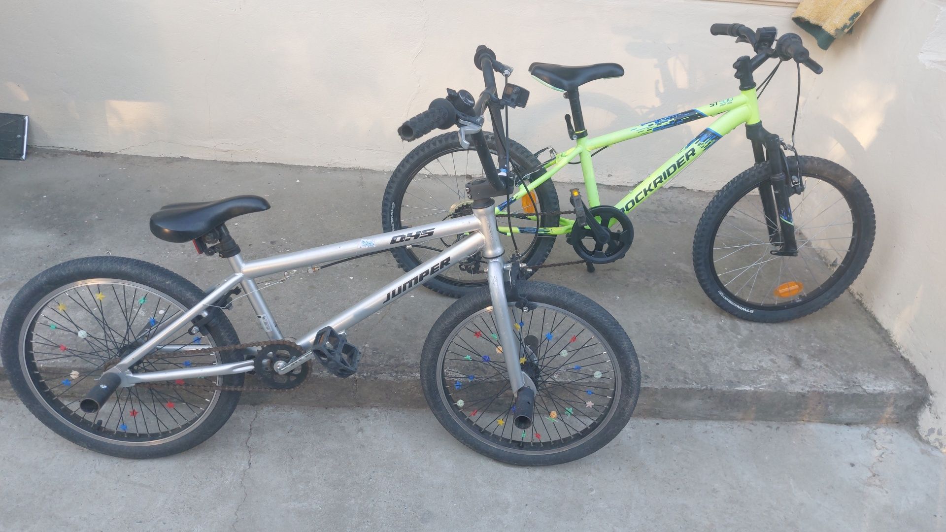 Rvand 2 biciclete in stare boarte buna. Sunt de 20 inci ambele
