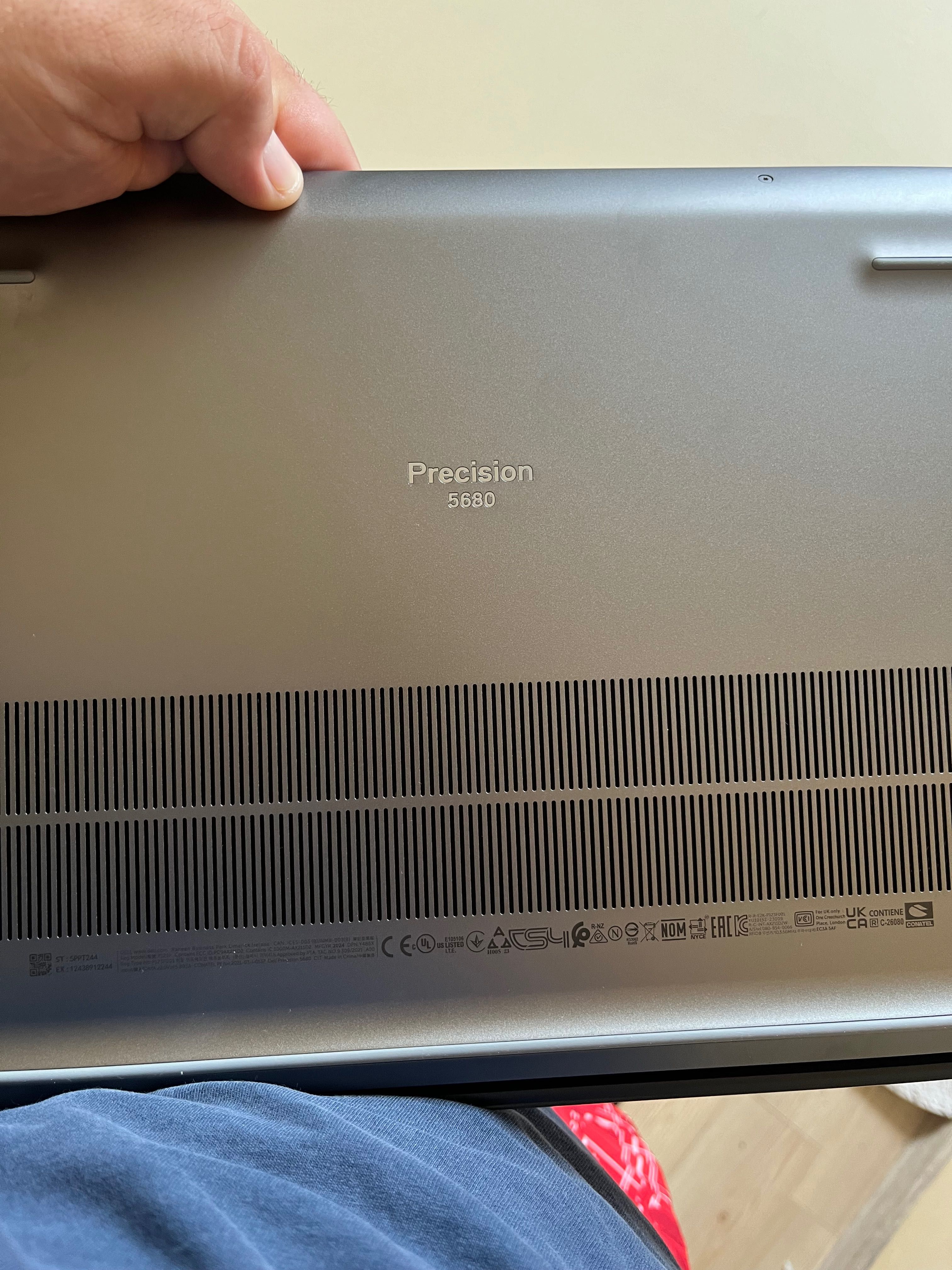 Продава се лаптоп Dell Precision 5680