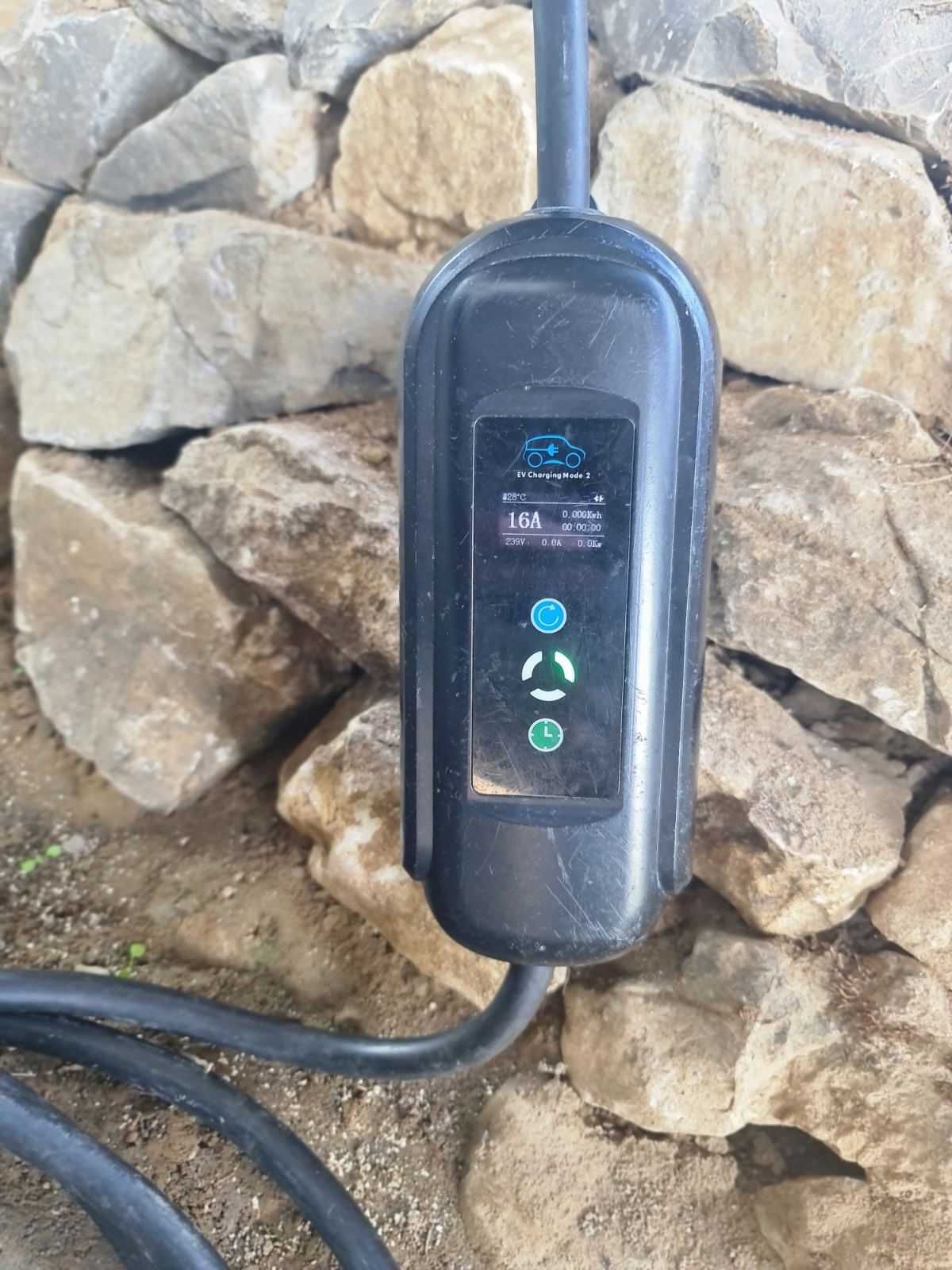 Мобилна трифазна зарядна станция 11kW