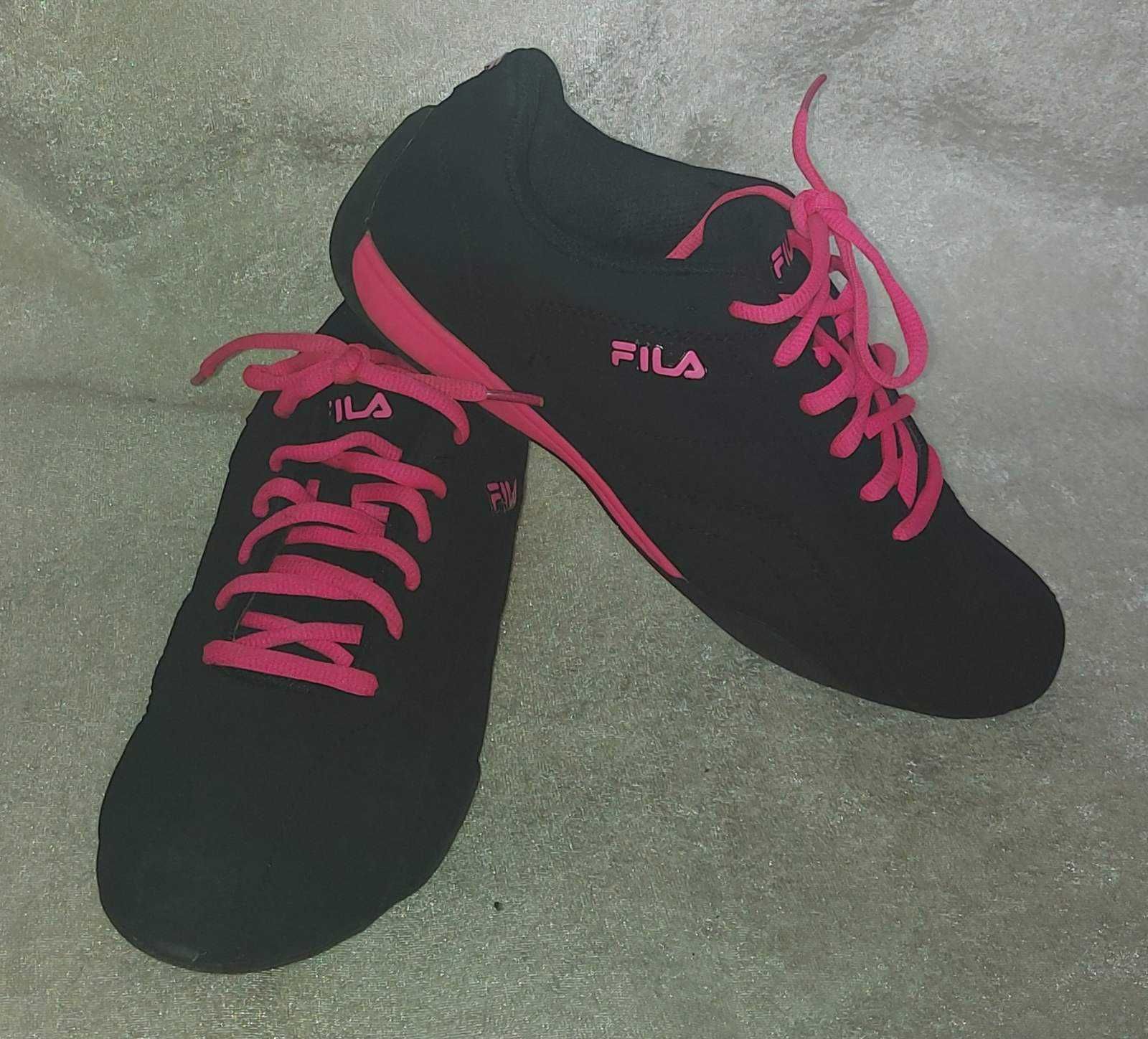 Дамски маратонки Fila номер 39 и цветни сандали номер 38