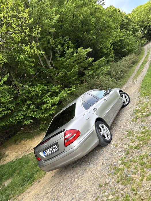 Se vinde mercedes w211