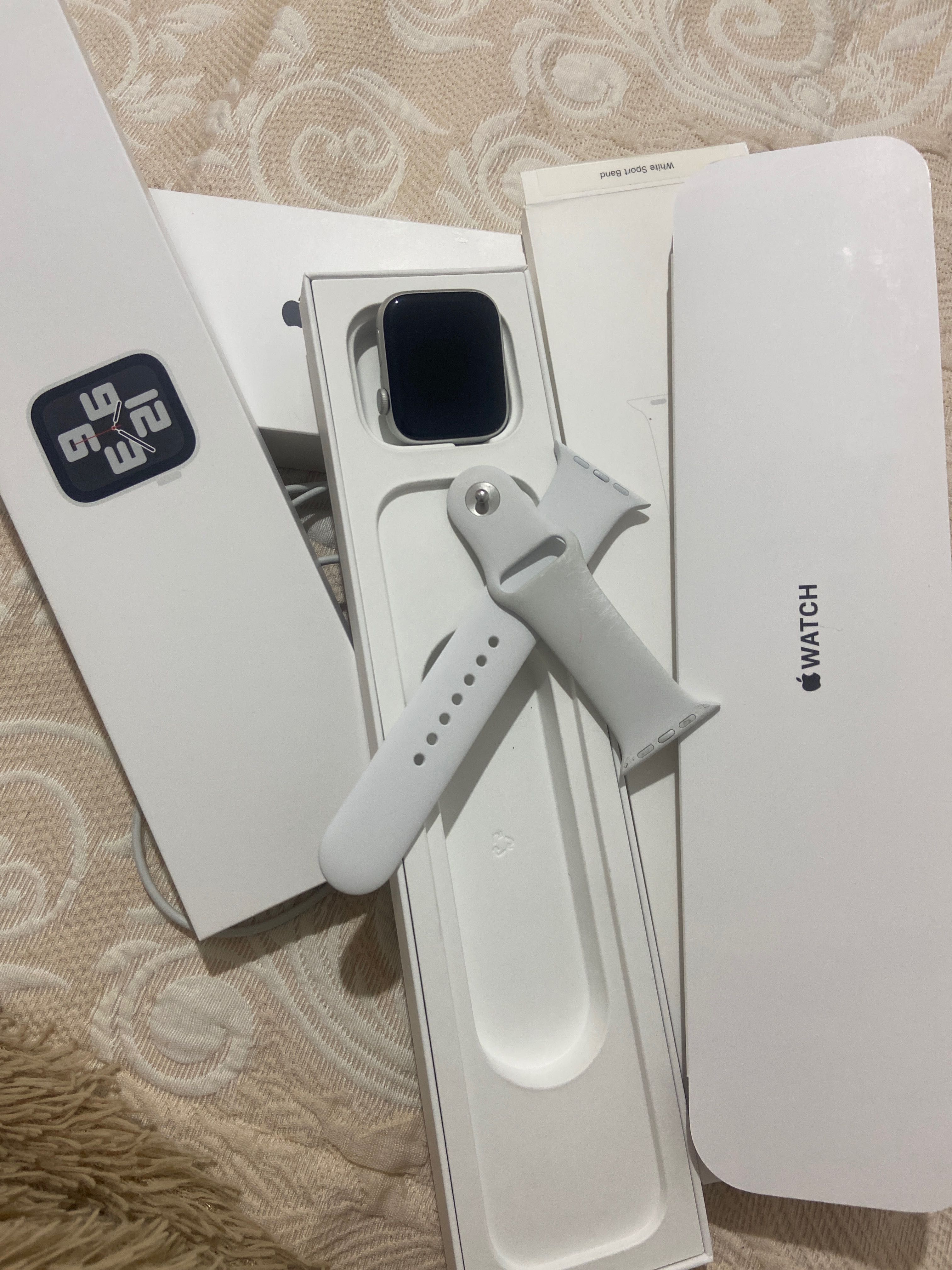 Apple Watch SE  44MM