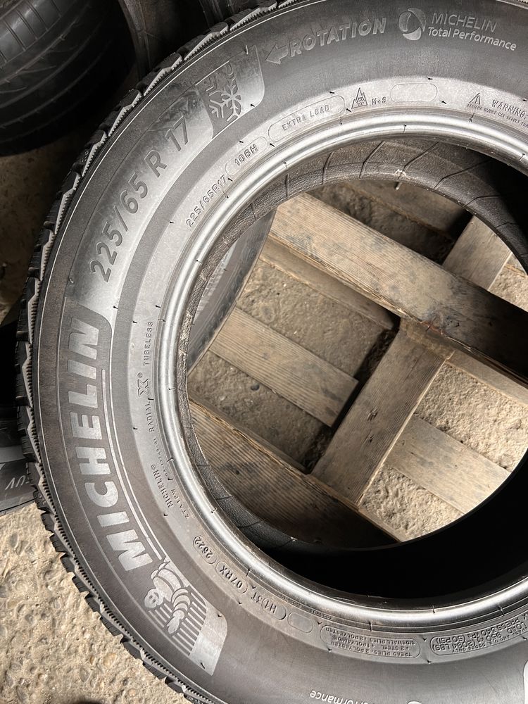 2 anvelope iarna ca NOI 225/65/17 , Michelin , DOT 2022 , 7.9 mm !