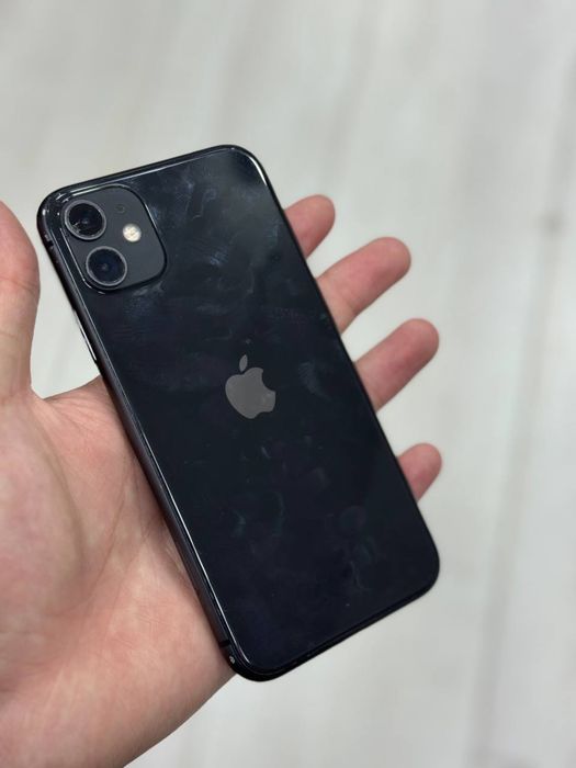 Продам айфон 11 с мелкой царапиной