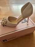 Pantofi eleganți, Zapatos, noi! Culoarea champagne.