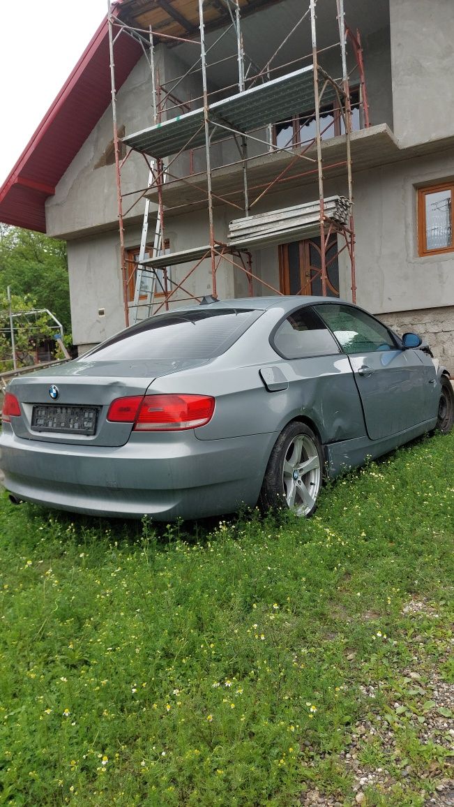 Vând bmw e92 320d 177 avariat