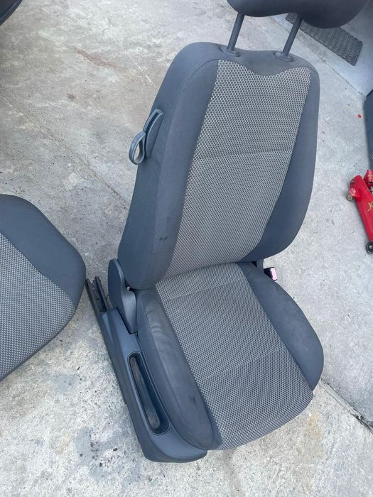 Седалки за vw Fox