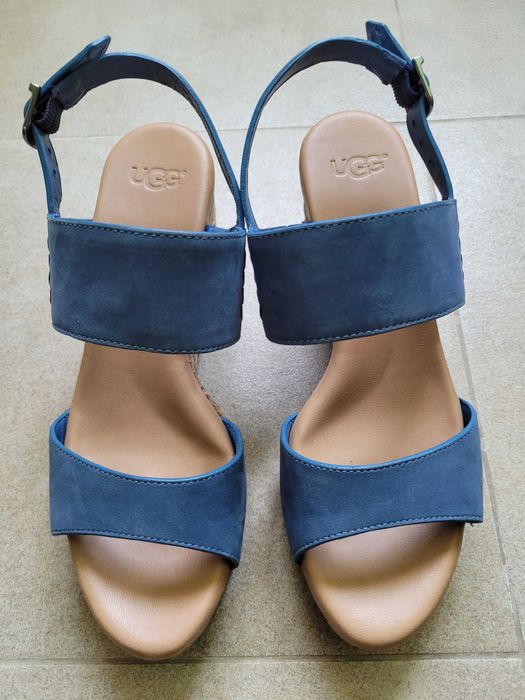 UGG нови сандали с подарък втори чифт на ТОП цена