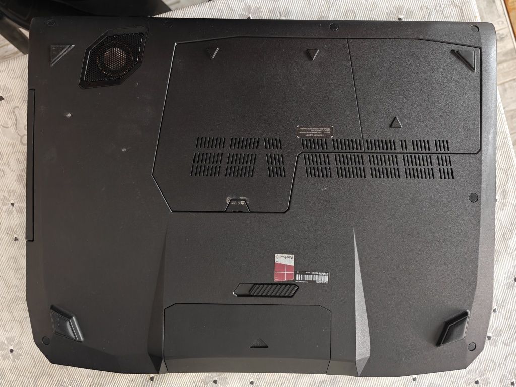 Продава геймърски лаптоп Асус рог Asus ROG G750J