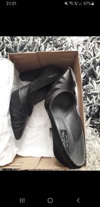 Pantofi stiletto negri de piele naturală,marca PantofiPlus