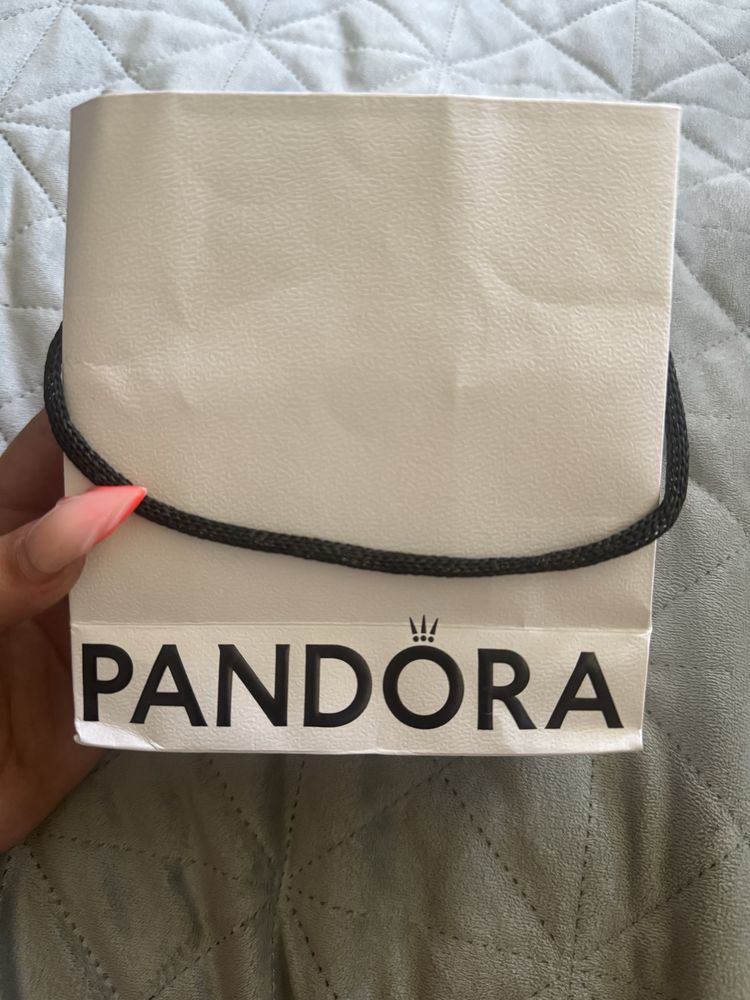 Disney x Pandora твърда гривна Любов от първа захапка