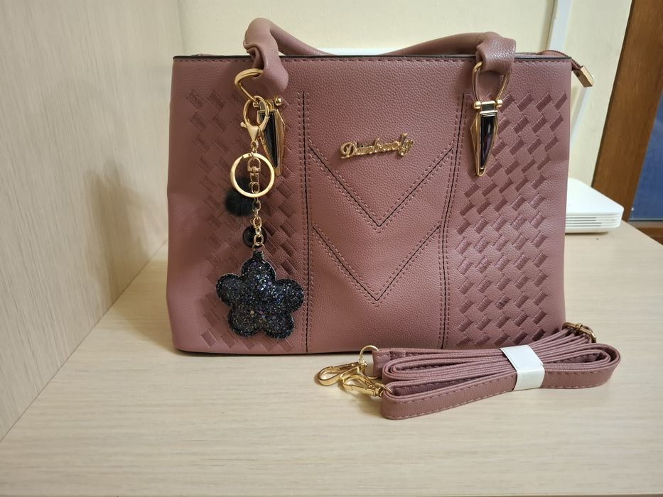 Geantă nouă roz pudră