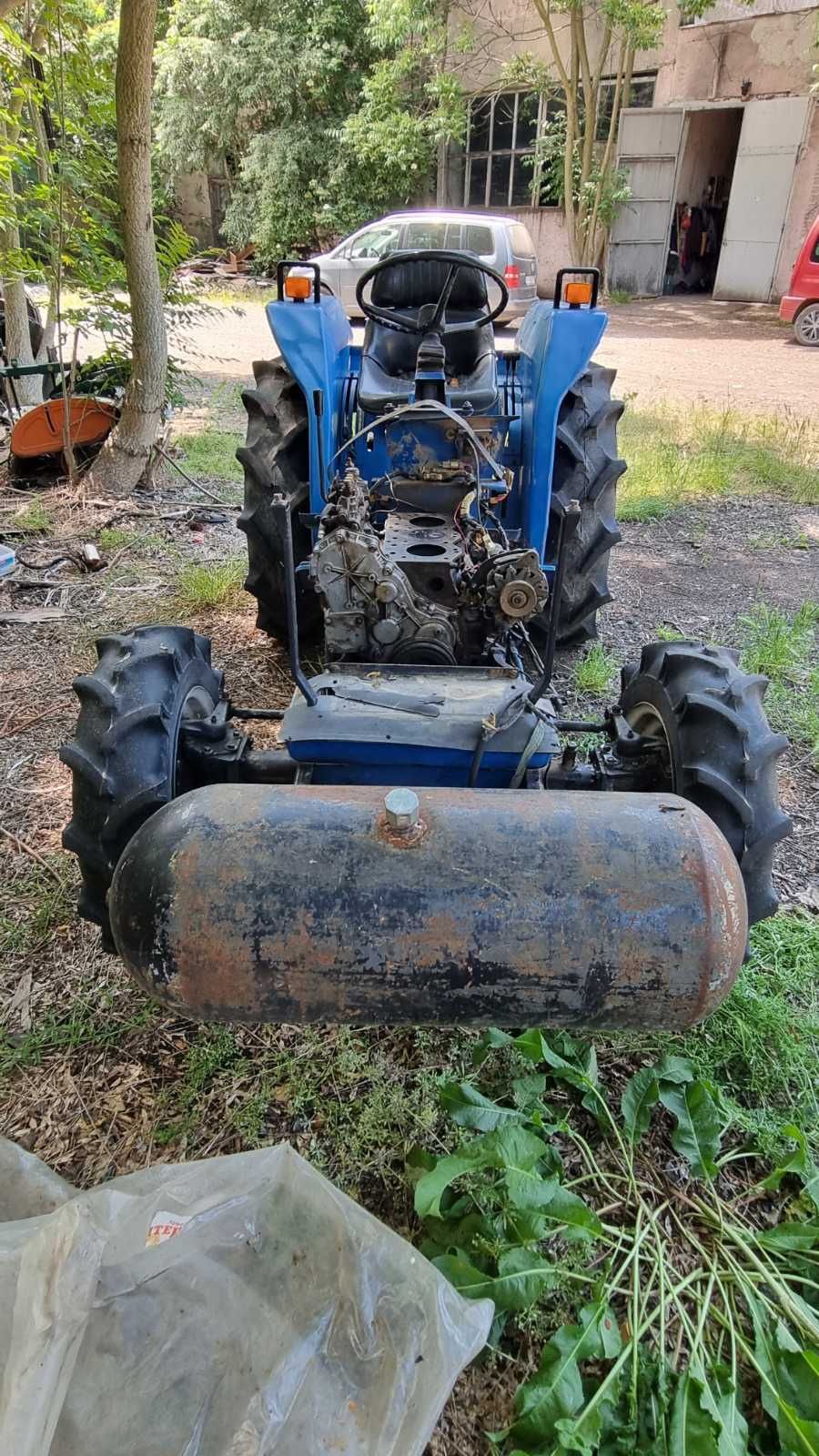 Продавам трактор Iseki / Исеки TL2700