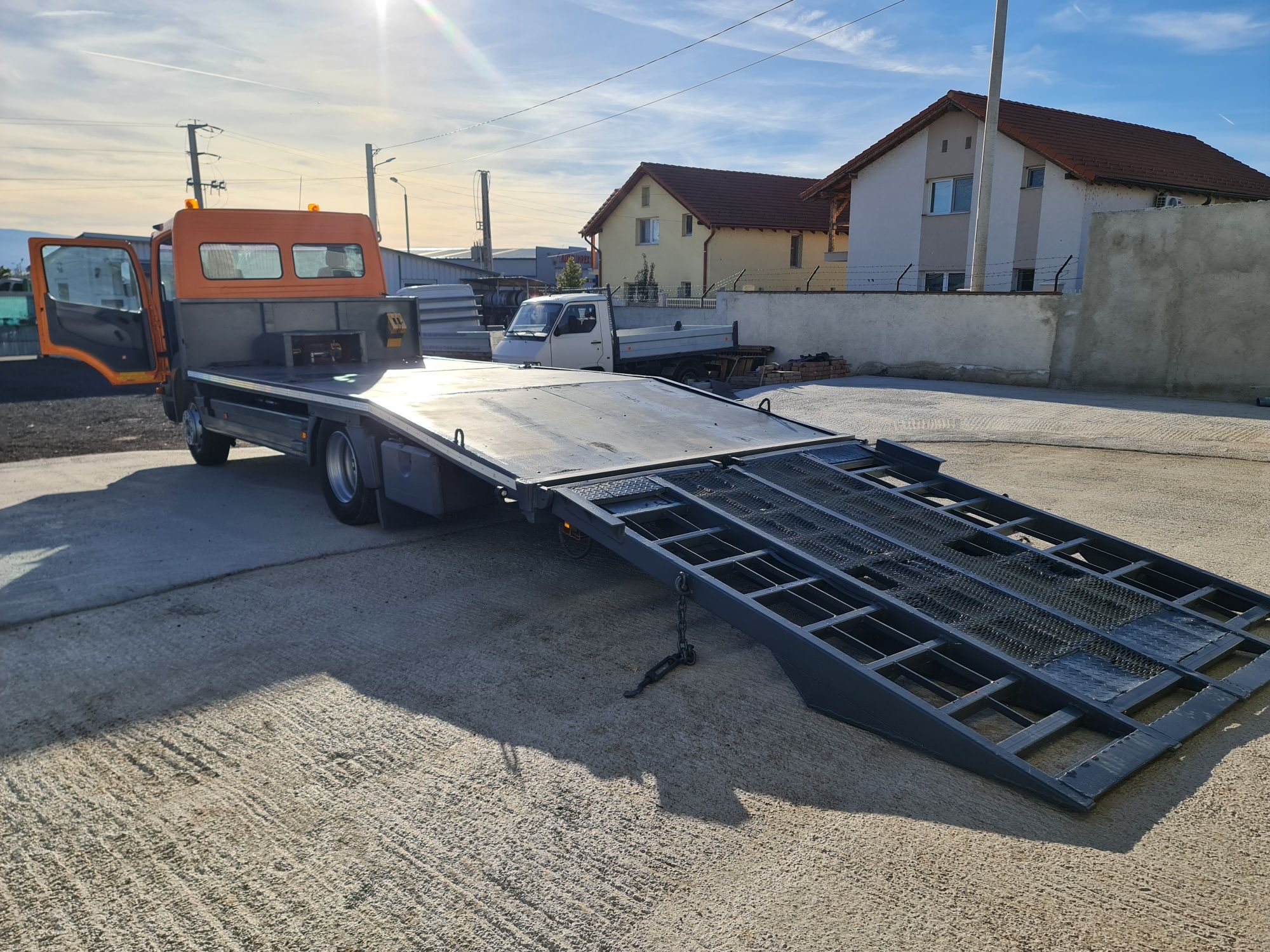 Vand mercedes atego 12 tone 230cp platforma rampa hidraulica utilaje s