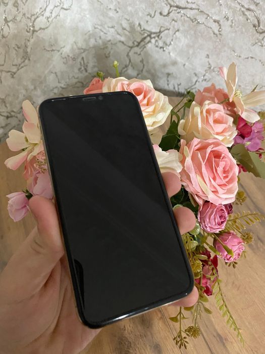 Продам Айфон XS 64