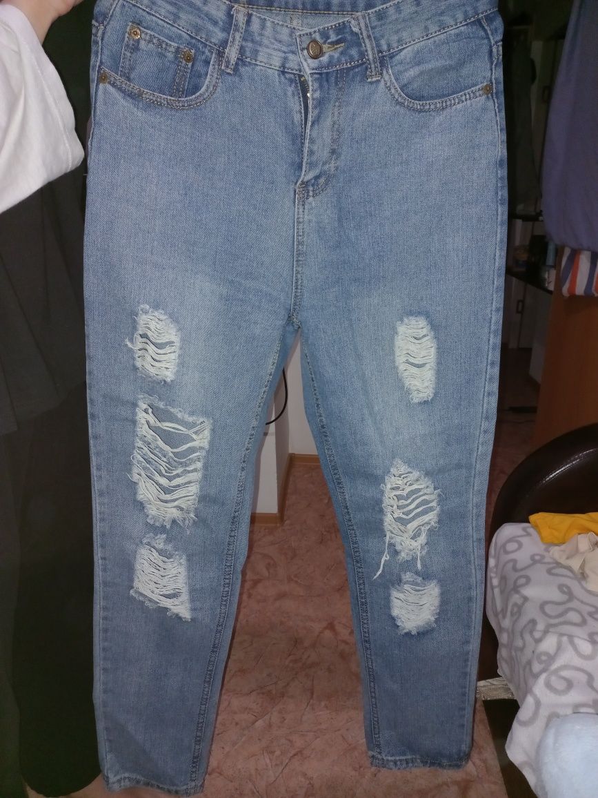 Продам  джинсы рванки