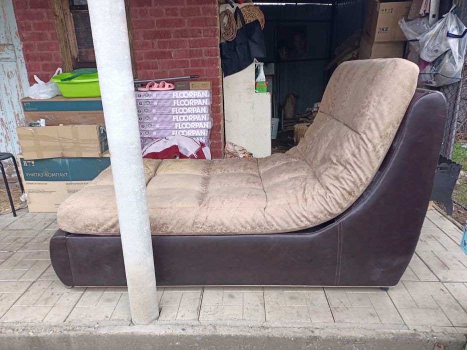 Кресло с подьемным механизмом