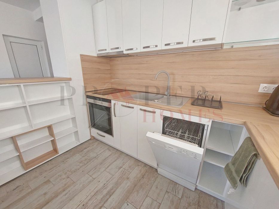 Отличен Мезонет с Две Спални в Центъра