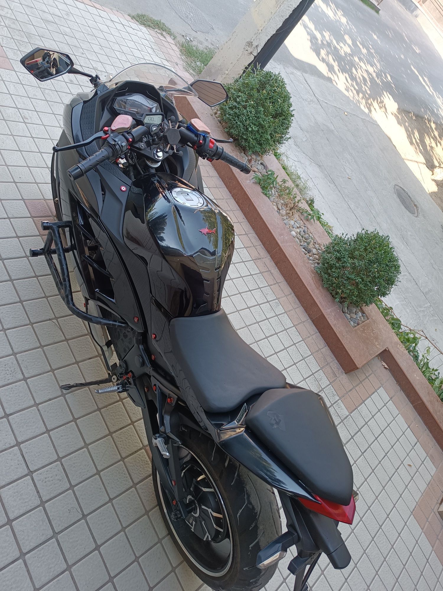 Продаю Kavasaki 8000 watt машьный электробайк