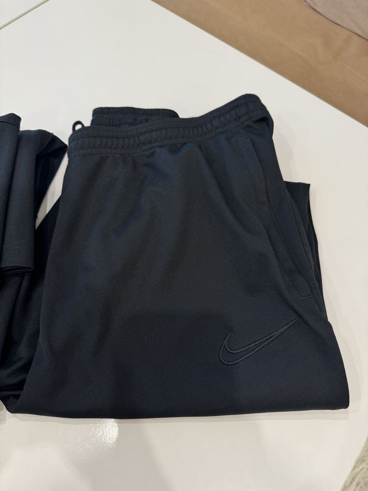 Черен оригинален екип Nike