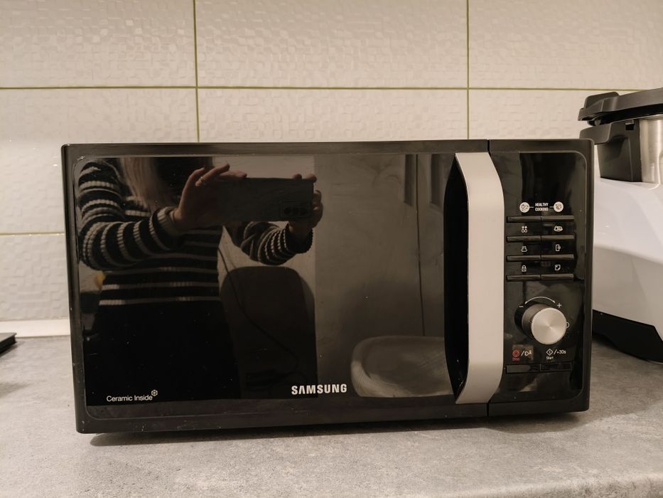 Vând Cuptor cu microunde Samsung