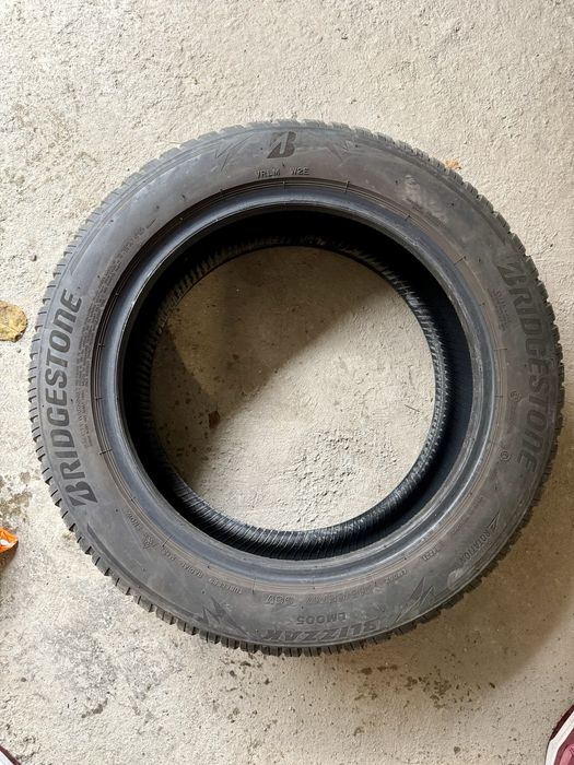 4 бр. зимни гуми Bridgestone Blizzak LM005 215/55 R17
