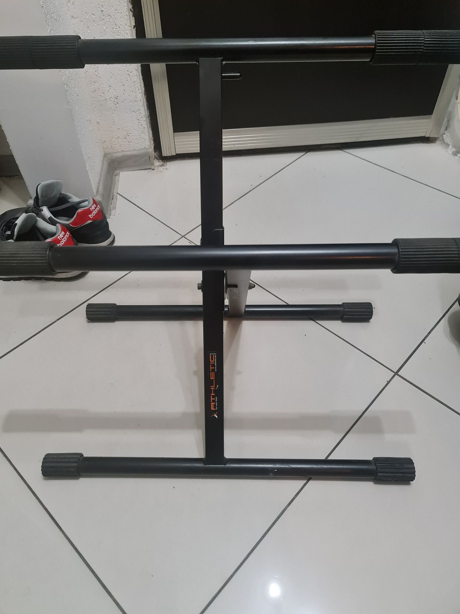 Vând stativ mixer preț  300 lei