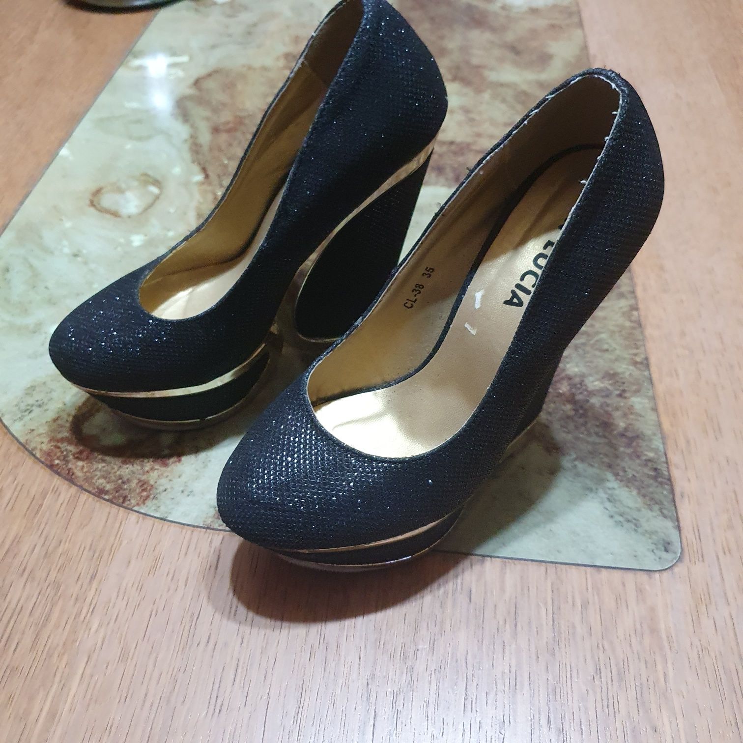 Pantofi cu  platforma