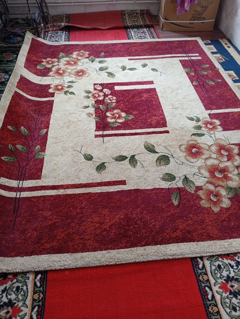 Красивые коврик для дома продаётся