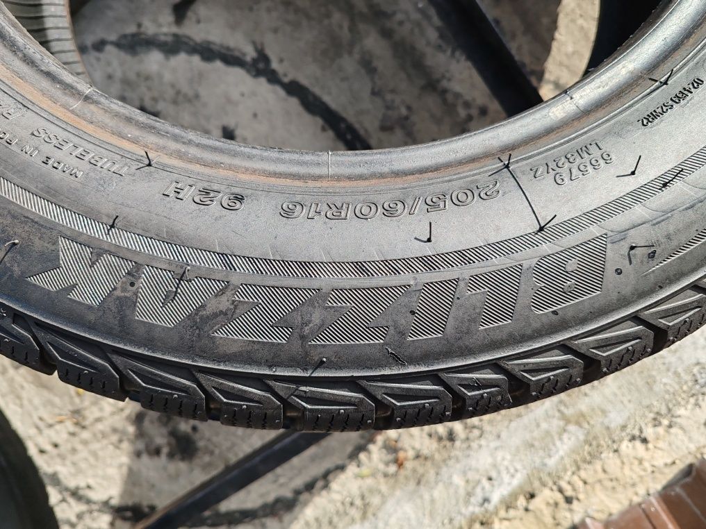 2 cauciucuri 205 60 16 Bridgestone Blizzak