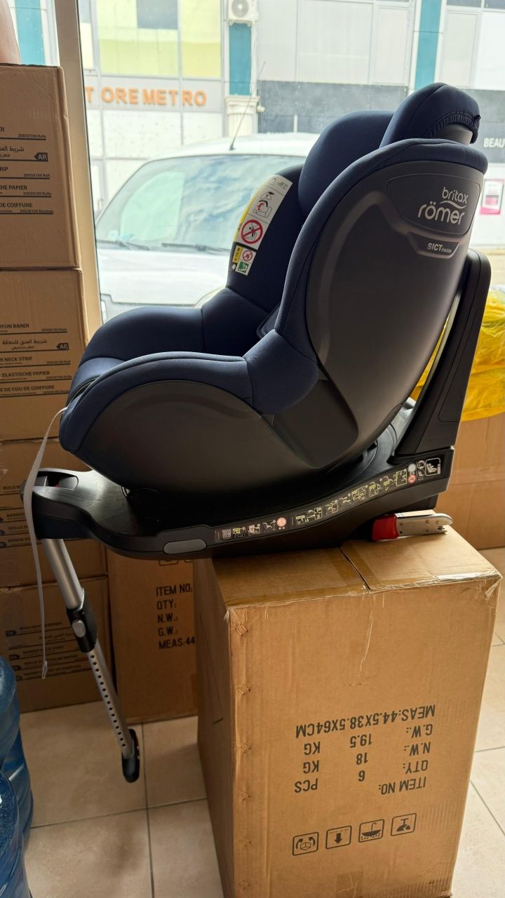 Scaun Britax Romer 360, Dual isofix cu picior de sprijin.