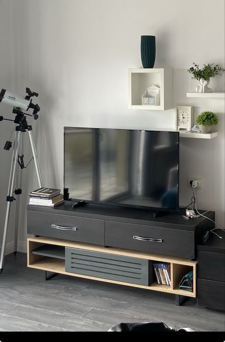 Comoda TV culoare deschisa