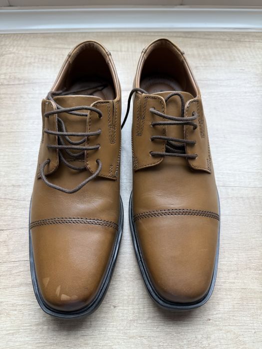 Чисто ново обувки Clarks