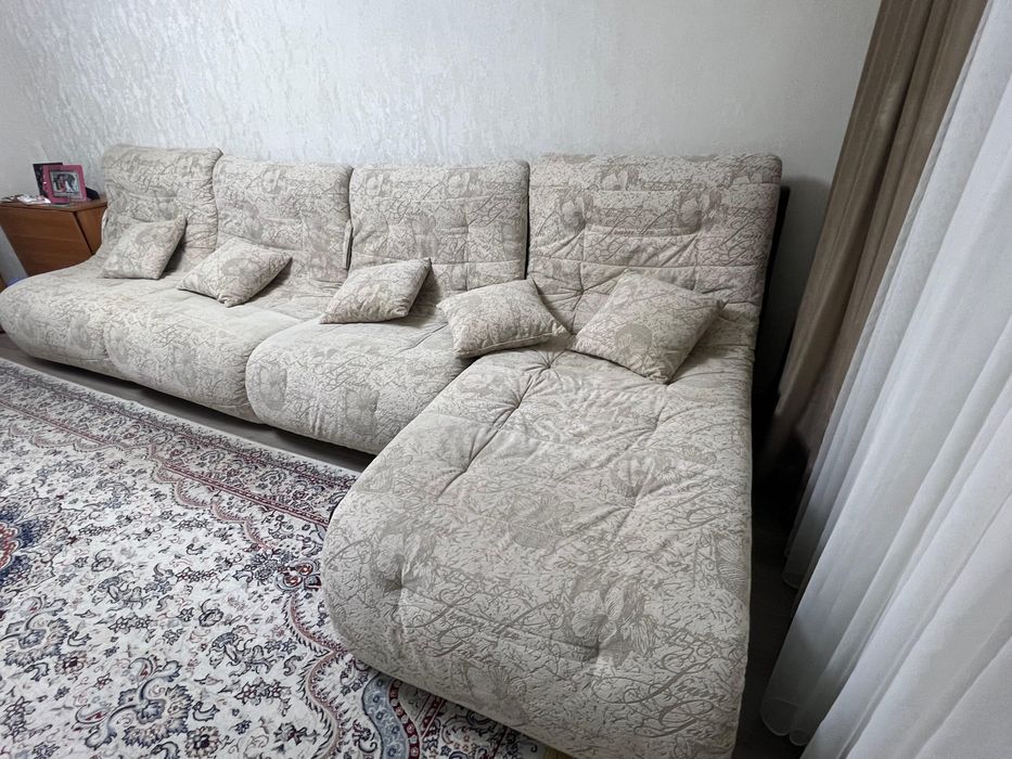 Продам диван в гостиную