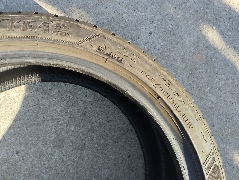2  buc 245 40 r19 98v goodyear , iarna, dot 2022