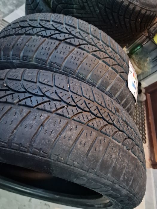 Vând set 4 anvelope 205 55 16 iarna