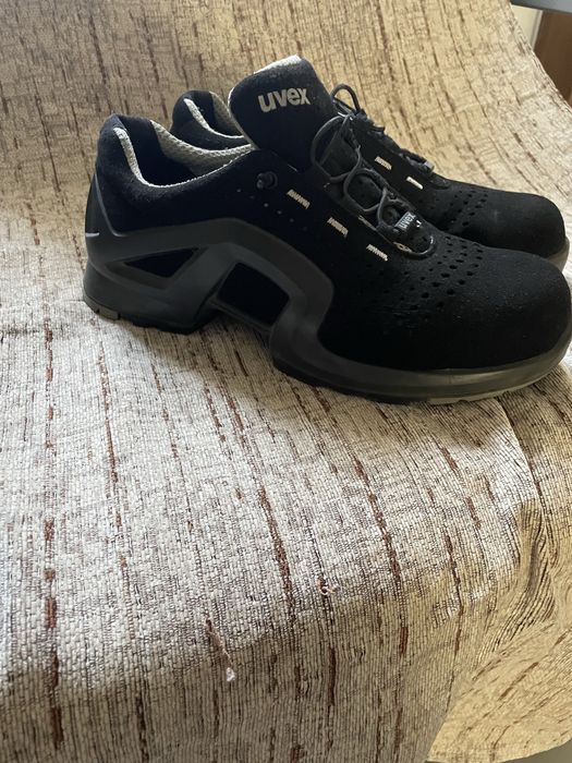 Pantof lucru uves stare foarte buna 42
