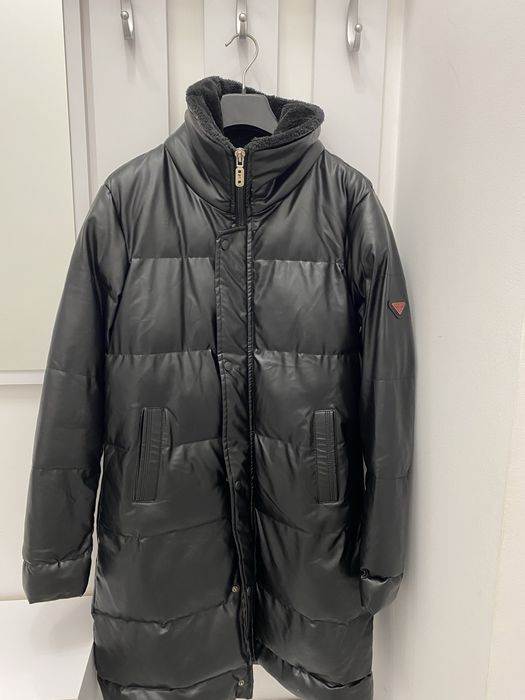 Vand geaca de barbati lunga.