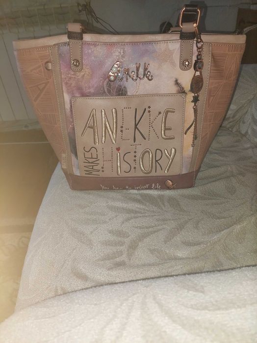 Маркова чисто нова чанта