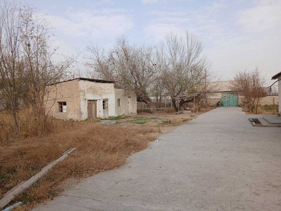 Hovli joy sotiladi Navoiy Karmana