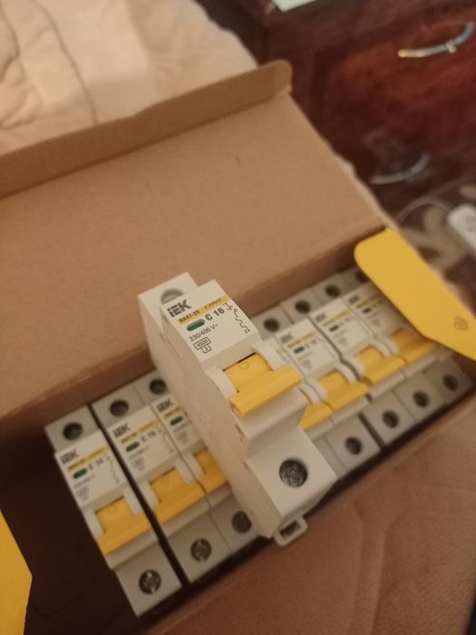Продам выключатели автоматические на 16А