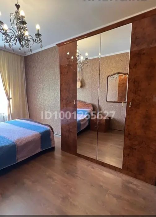 Продаю спальный гарнитур