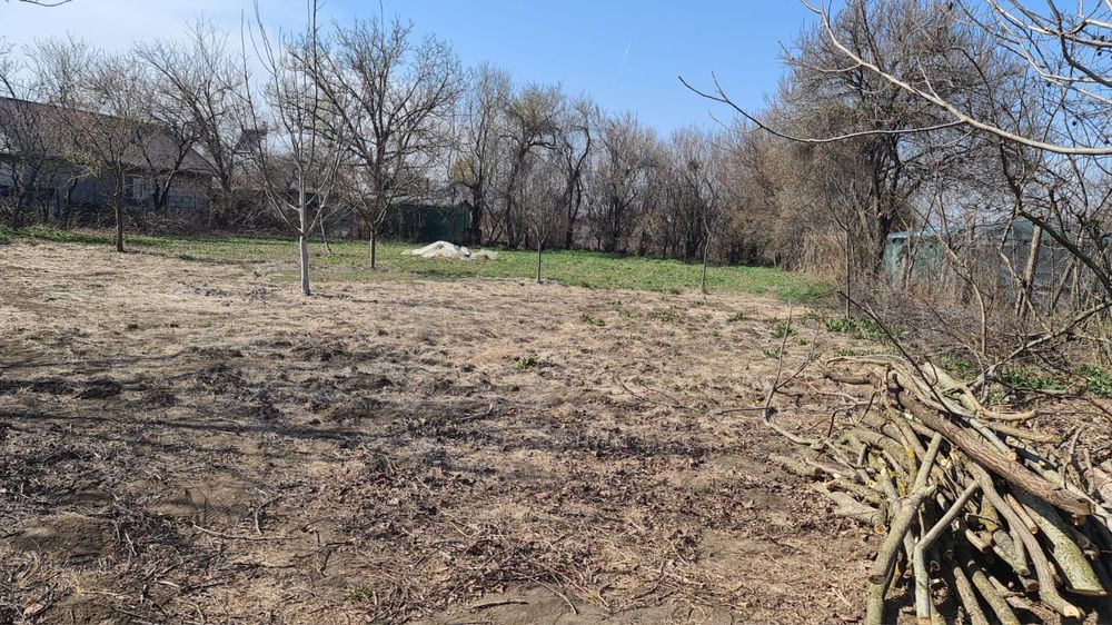 Casa de vanzare in Dridu-Ialomita, curte spatioasa, utilitati, 50km B