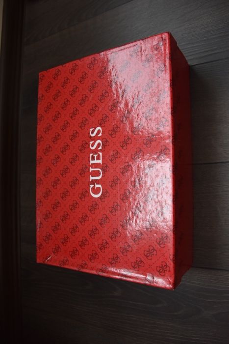 Боти Guess нови