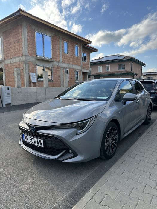 Toyota  Corolla.