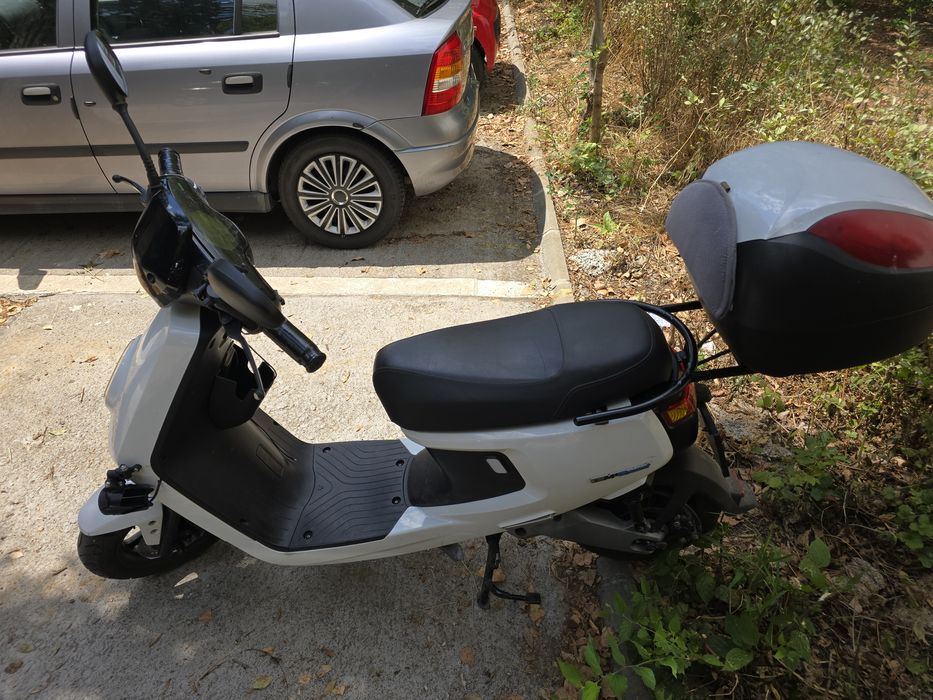 Scuter Electric NIU Mqi+ Sport